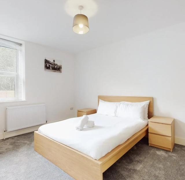 Spacious Two Bedroom Apartment With Valley Views Abertillery 외부 사진